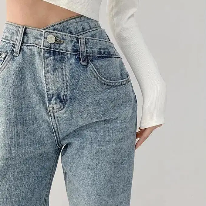 High-waist design cross-waist straight-leg jeans women's spring and autumn look thin loose drape mopping pants ripped jeans
High-waist design cross-waist straight-leg jeans women's spring and autumn look thin loose drape mopping pants ripped jeans