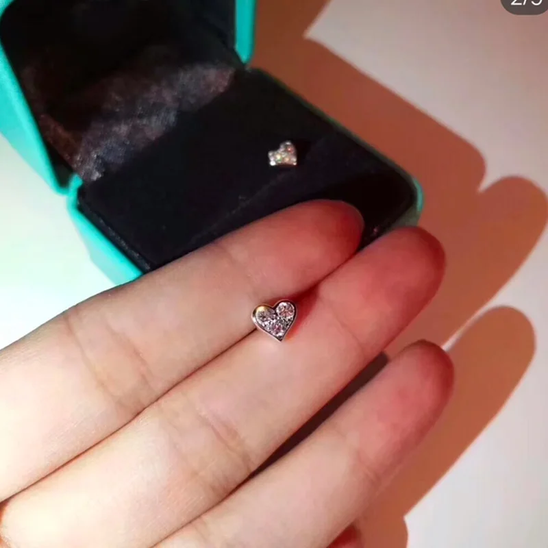 2021 Popular High-quality TIF 1:1 Shining Heart-shaped Stud Earrings with Stones Classic Luxury Jewelry Fashion Brand Women Gift
2021 Popular High-quality TIF 1:1 Shining Heart-shaped Stud Earrings with Stones Classic Luxury Jewelry Fashion Brand Women Gift