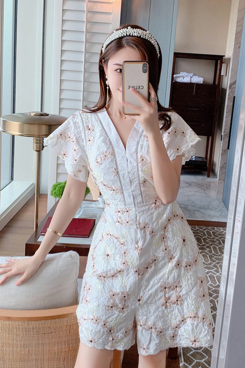 2021 Summer New Seaside Vacation Playsuits for Women Cotton Embroidery Retro Rompers Female Short Sleeve Slim Waist Playsuits
2021 Summer New Seaside Vacation Playsuits for Women Cotton Embroidery Retro Rompers Female Short Sleeve Slim Waist Playsuits