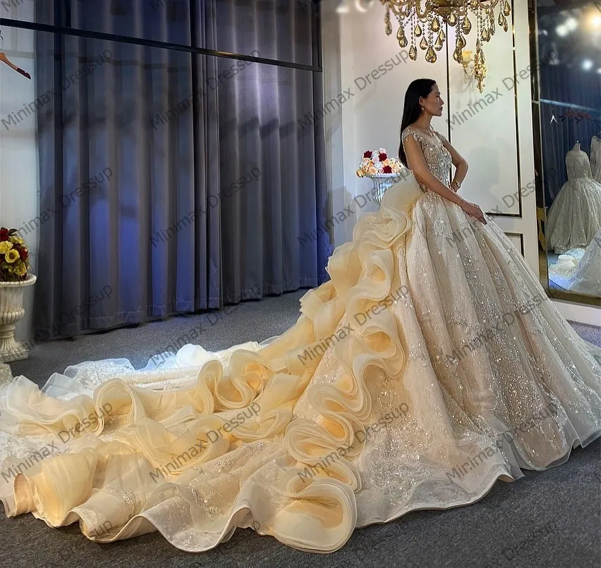 Luxury Beads Bridal Gowns Applique Ruffle Ball Gown robe de mariee vestido de noiva casamento Hollow Back Bridal Dress Crystals
Luxury Beads Bridal Gowns Applique Ruffle Ball Gown robe de mariee vestido de noiva casamento Hollow Back Bridal Dress Crystals