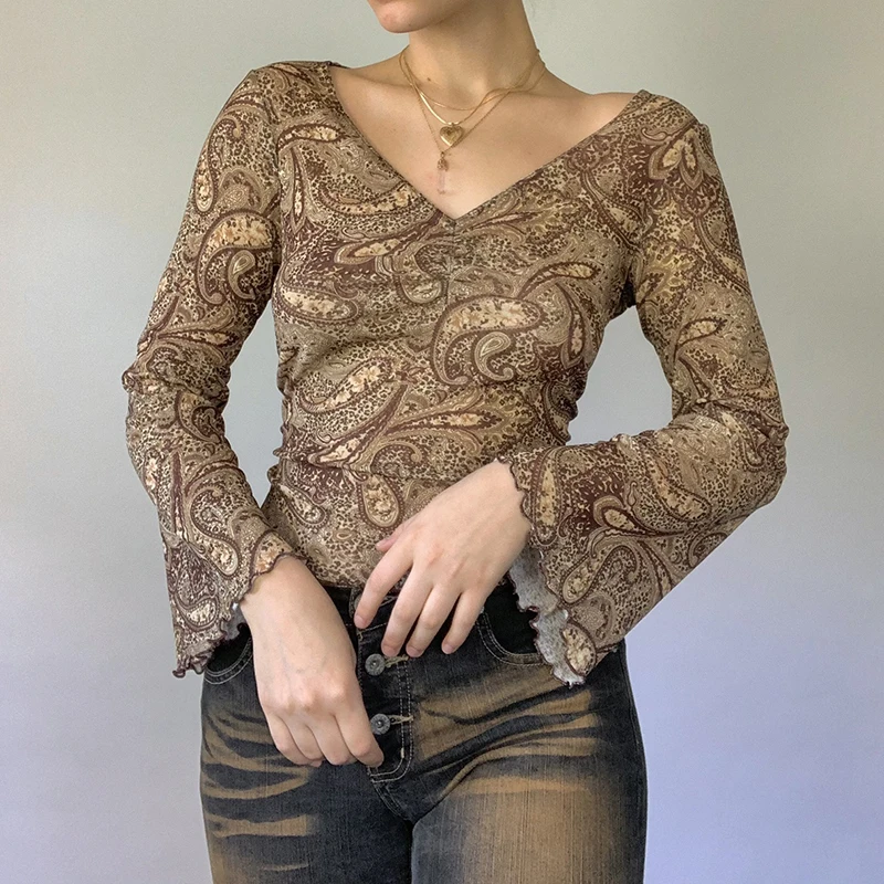 Женская Винтажная Футболка с принтом кешью, облегающий пуловер с расклешенным рукавом и V-образным вырезом, топы для весны и осени
Женская Винтажная Футболка с принтом кешью, облегающий пуловер с расклешенным рукавом и V-образным вырезом, топы для весны и осени