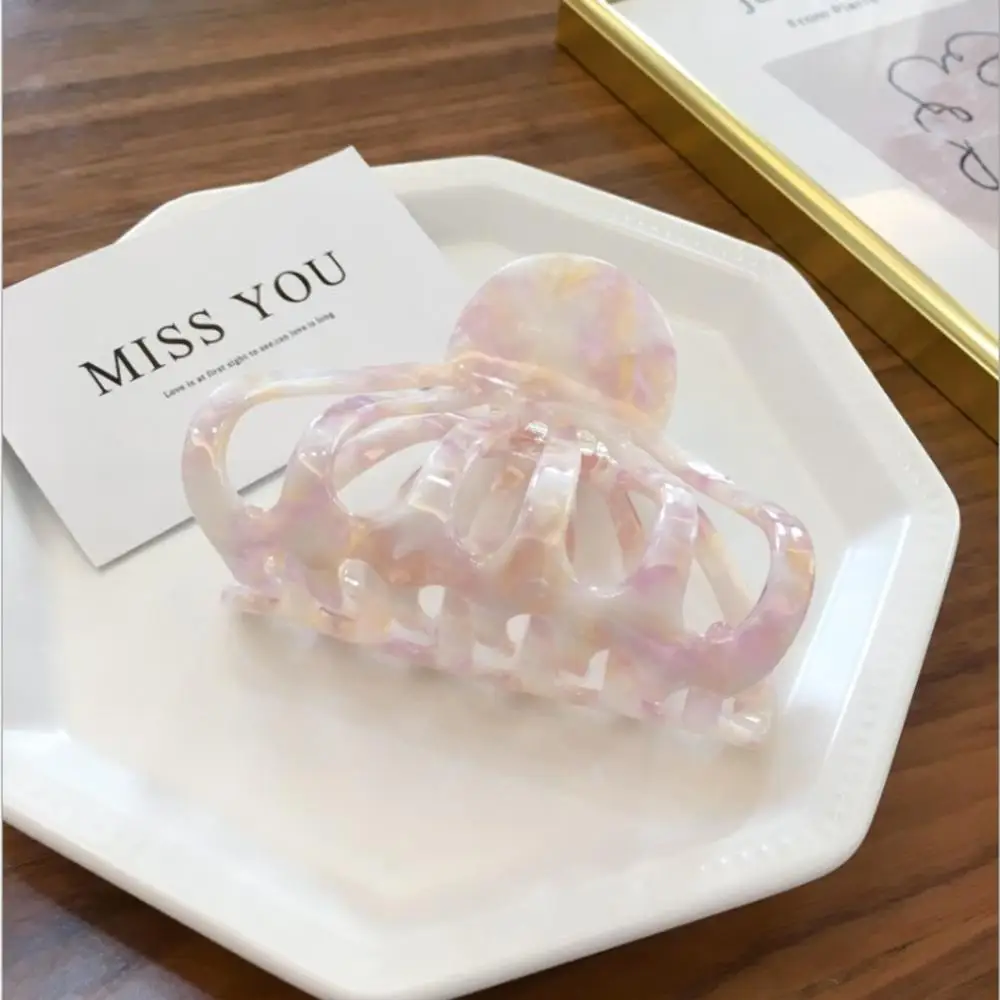 Korean Version Large 9cm Catch Clip Disk Hair Girl Hair Clip Temperament Hollow Hair Catch Female Fashion Acetate Hair Styling
Korean Version Large 9cm Catch Clip Disk Hair Girl Hair Clip Temperament Hollow Hair Catch Female Fashion Acetate Hair Styling