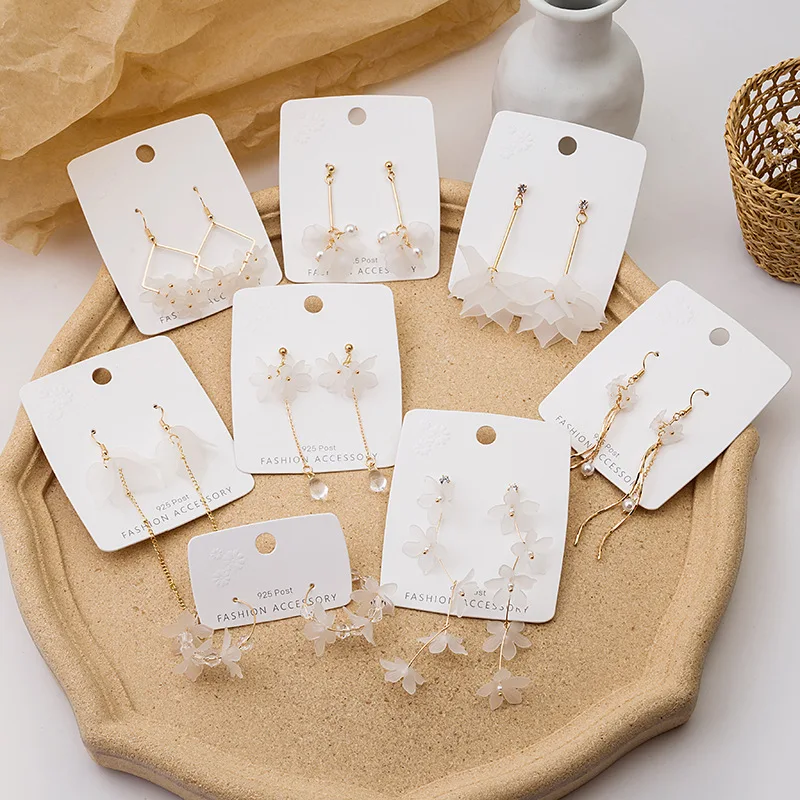 Silver Needle Japan and South Korea Transparent Petal Earrings Female Fashion Girl Three-Dimensional Daisy White Flower Earrings
Silver Needle Japan and South Korea Transparent Petal Earrings Female Fashion Girl Three-Dimensional Daisy White Flower Earrings