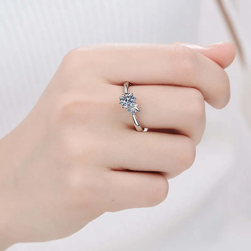 0.5 ct Moissanite ring with D Color VVS1 Excellent Cut Women Engagement Gift Lab Diamond Real 925 Solid Silver
0.5 ct Moissanite ring with D Color VVS1 Excellent Cut Women Engagement Gift Lab Diamond Real 925 Solid Silver