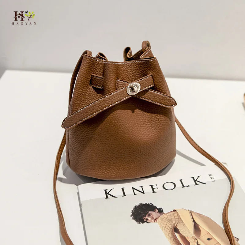 Women's Bag Lychee Bucket Type Shoulder Mobile Phone Bag 2019 New Pumping Lock Core Messenger Bag Ladies Hand Bags
Women's Bag Lychee Bucket Type Shoulder Mobile Phone Bag 2019 New Pumping Lock Core Messenger Bag Ladies Hand Bags