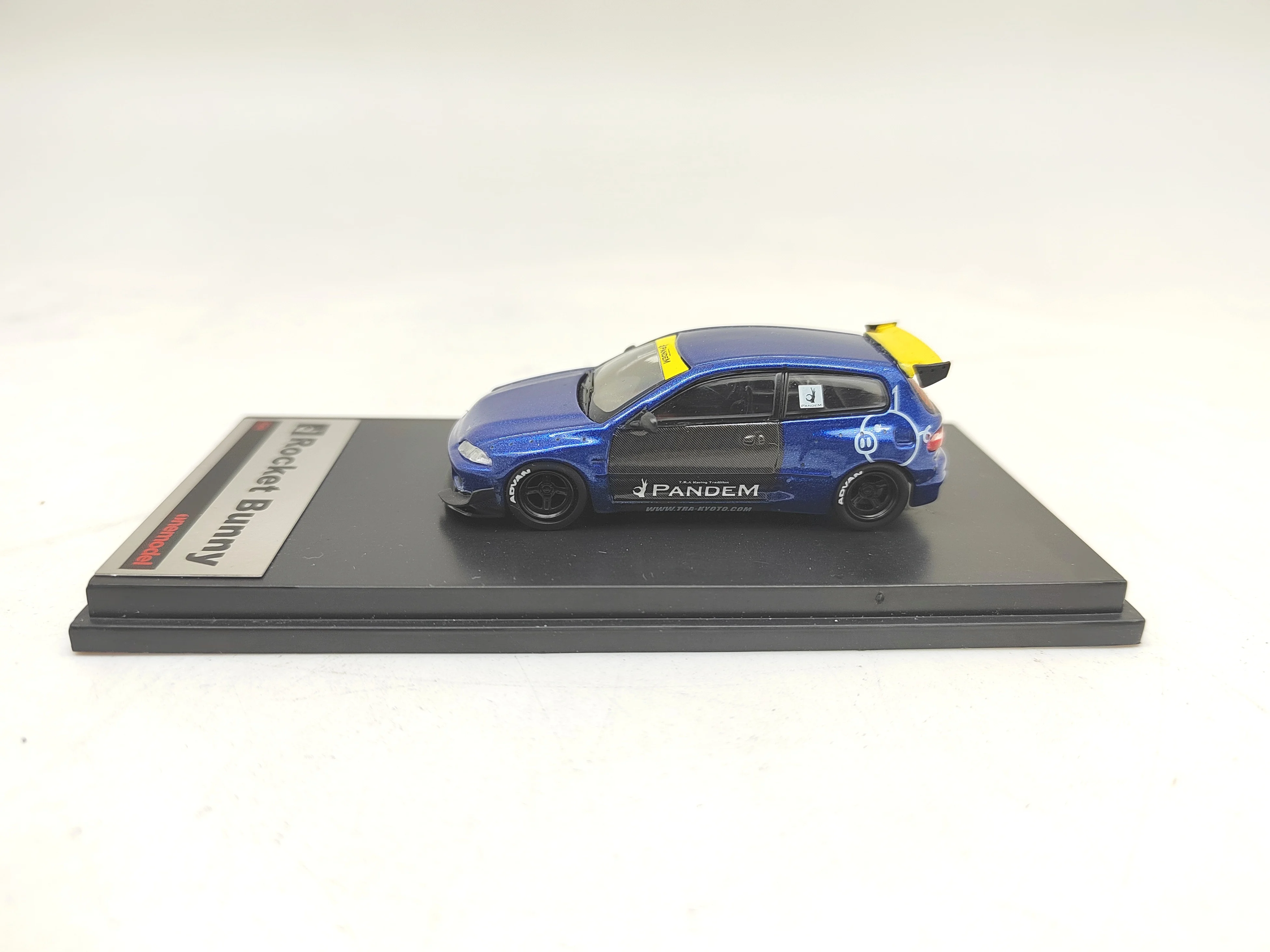 One Model 1:64 Honda EG6 Rocket Bunny Blue Carbon Diecast Car Toy Gift Collection In December 2021
One Model 1:64 Honda EG6 Rocket Bunny Blue Carbon Diecast Car Toy Gift Collection In December 2021