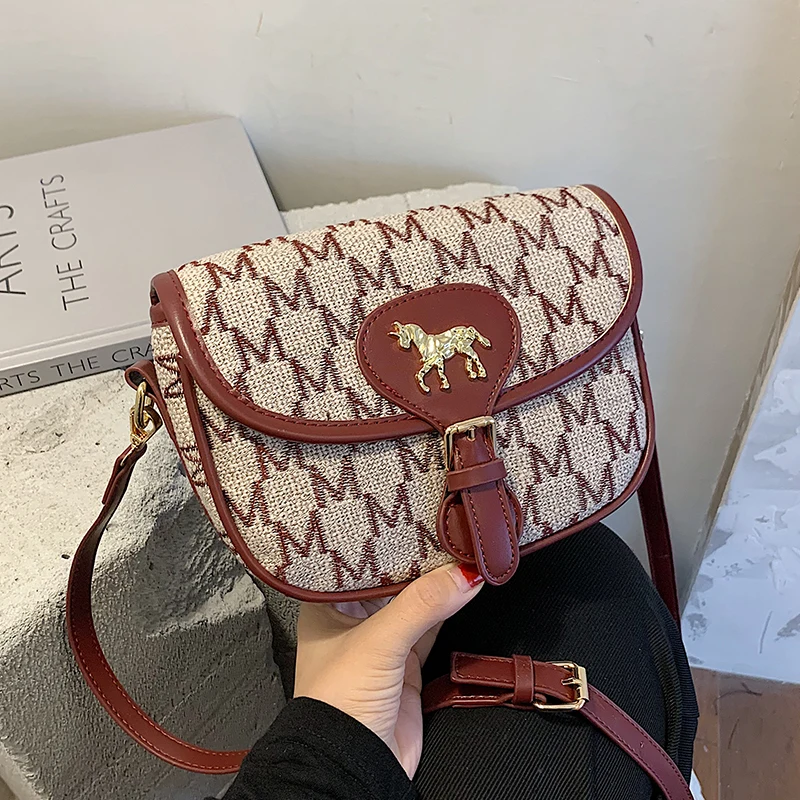 Queenie Fashion Bag Weave Canvas Saddle Bag Shoulder Bag Cross Body Bag For Women Fashion 2020 Luxury Handbag
Queenie Fashion Bag Weave Canvas Saddle Bag Shoulder Bag Cross Body Bag For Women Fashion 2020 Luxury Handbag