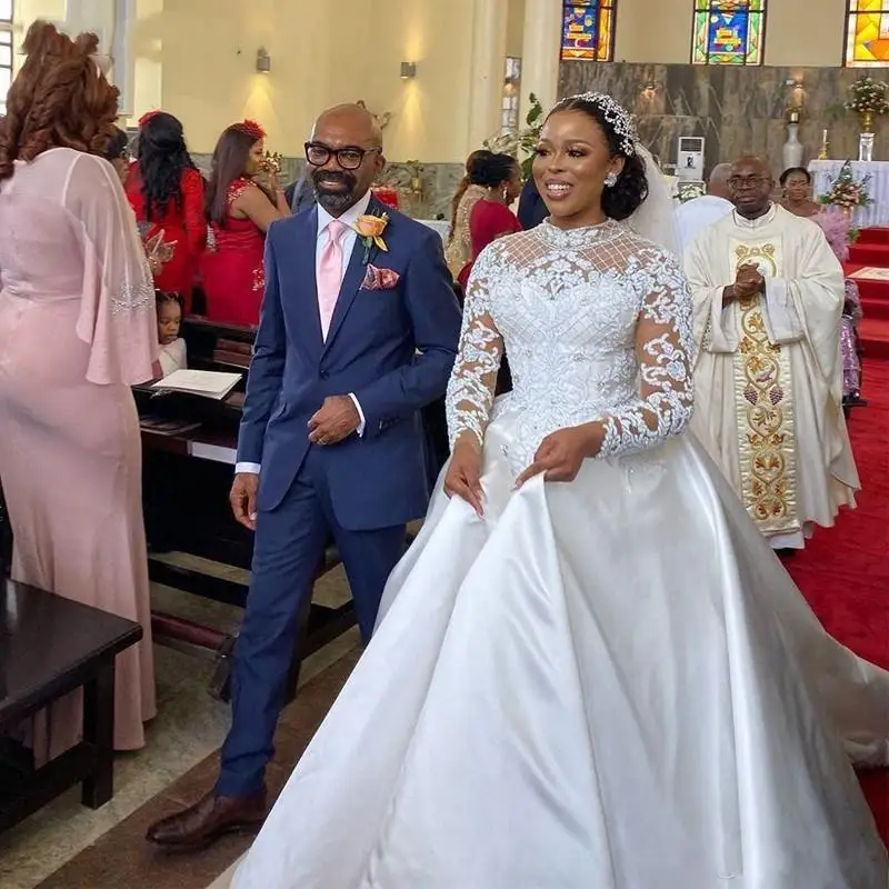 Gorgeous Lace Applique Long Sleeves Ball Gown Wedding Dresses Vestidos 2021 African Black Bride Dresses Plus Size Custom Made
Gorgeous Lace Applique Long Sleeves Ball Gown Wedding Dresses Vestidos 2021 African Black Bride Dresses Plus Size Custom Made