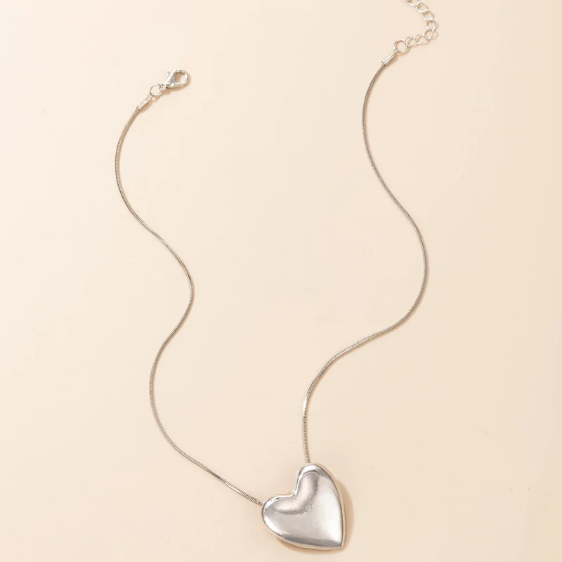 HuaTang Charming Heart Love Pendant Necklace for Women Silver Color Alloy Metal Choker 2021 Trendy Jewelry Weddings Collar 19636
HuaTang Charming Heart Love Pendant Necklace for Women Silver Color Alloy Metal Choker 2021 Trendy Jewelry Weddings Collar 19636