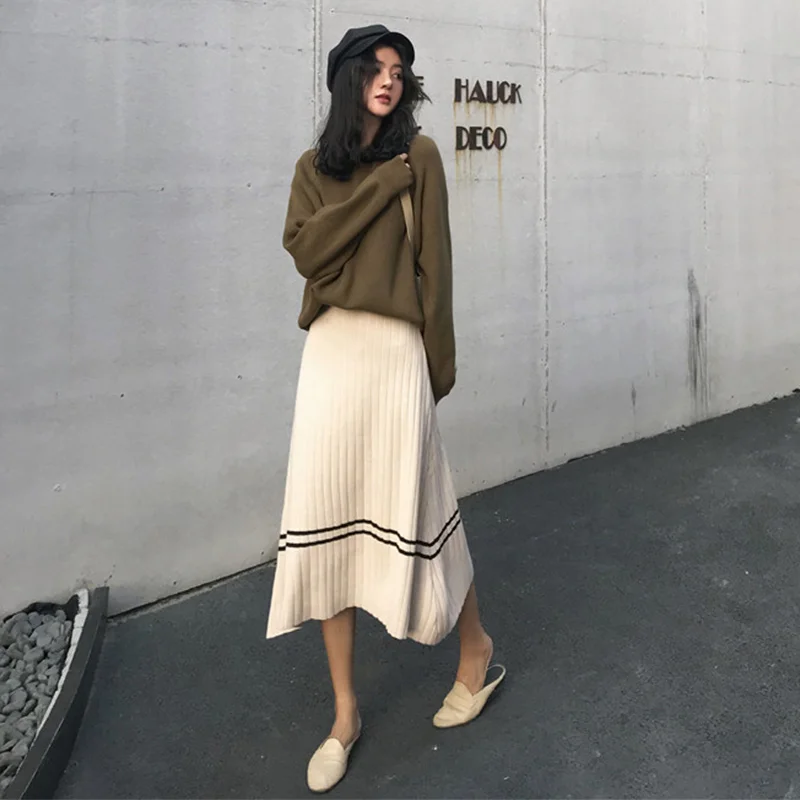 Knitted Striped Warm Women's Skirt High Waist A-line Korean Female Skirts 2021 Winter Autumn Elegant Sweet Bottoms For Girls
Knitted Striped Warm Women's Skirt High Waist A-line Korean Female Skirts 2021 Winter Autumn Elegant Sweet Bottoms For Girls