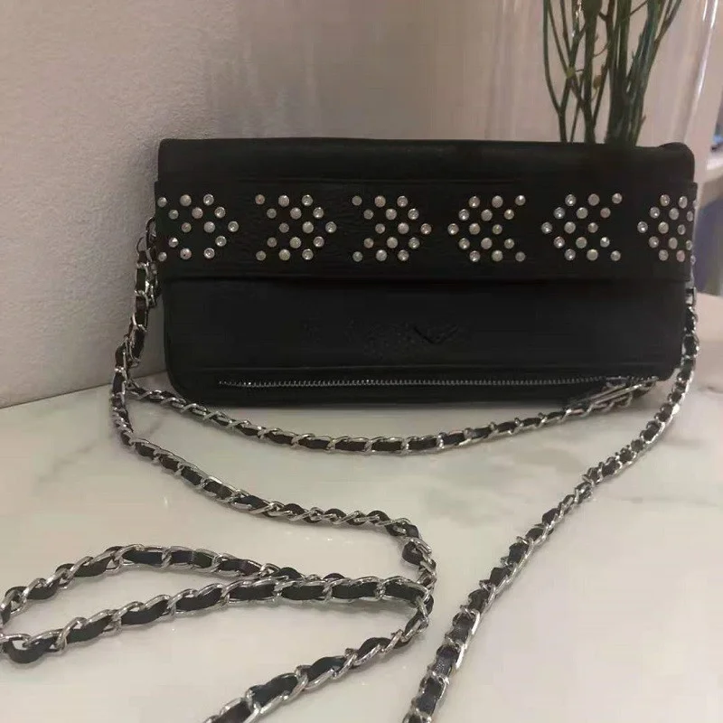 New Clutch Bag Women Handbag Real Leather Single Shoulder Bag Fashion Bag Personality Wings Rivet Decorated Chain Messenger Bag
New Clutch Bag Women Handbag Real Leather Single Shoulder Bag Fashion Bag Personality Wings Rivet Decorated Chain Messenger Bag