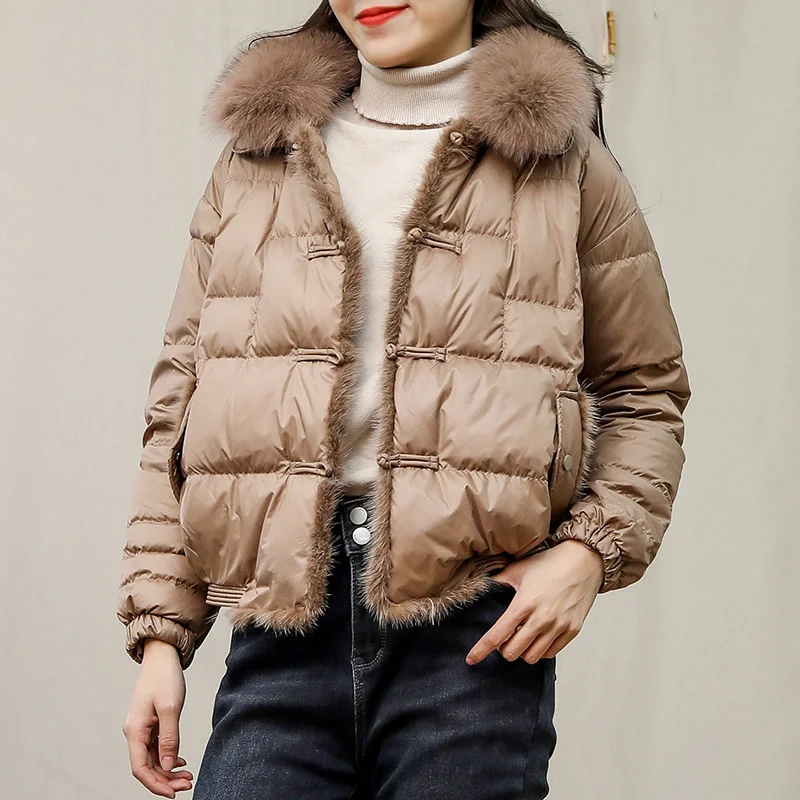 Winter style Winter Women Real Fox Fur Collar 90% White Duck Down Jacket Ladies Warm Puffer Coat Female Vintage Button Thick
Winter style Winter Women Real Fox Fur Collar 90% White Duck Down Jacket Ladies Warm Puffer Coat Female Vintage Button Thick