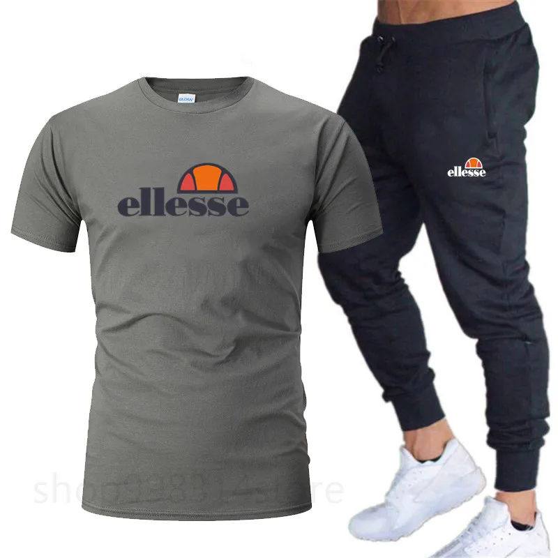 2021 luxury brand summer men's T-shirt short sleeve + trousers 2-piece fashion sports suit leisure fitness printing men's suit1 
2021 luxury brand summer men's T-shirt short sleeve + trousers 2-piece fashion sports suit leisure fitness printing men's suit1