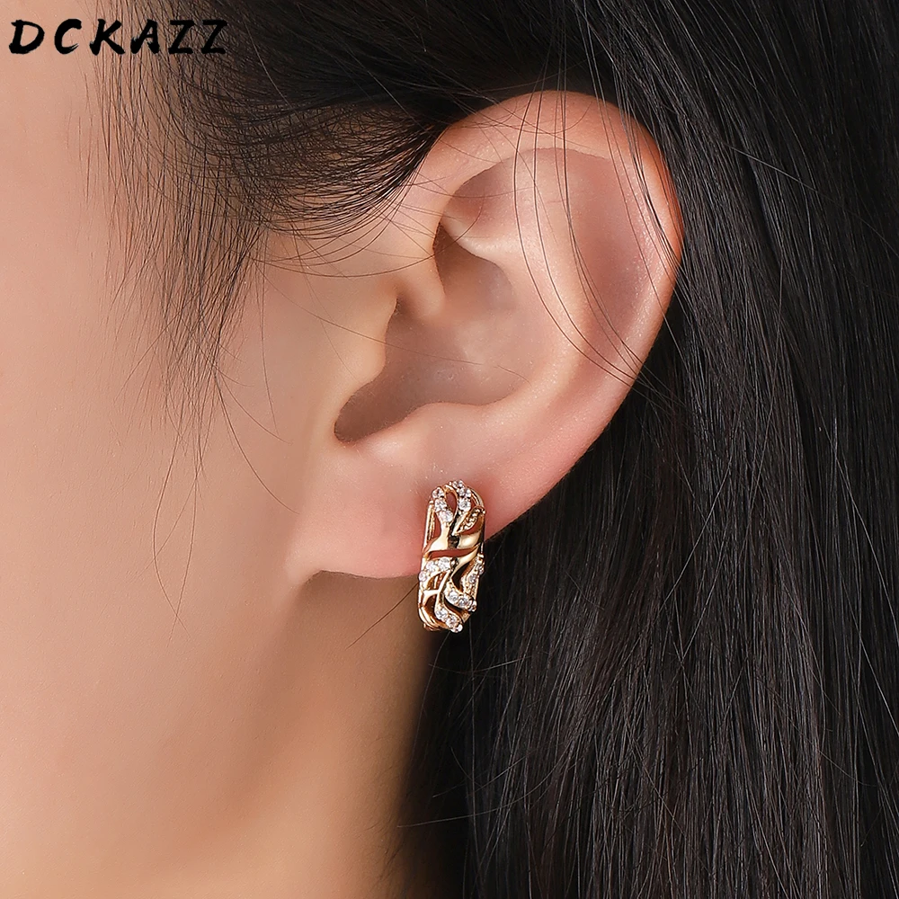 DCKAZZ Copper Hollow Stud Earrings for Women Fashion Unusual Party Jewelry Natural Zircon Small Earring Anniversary Fine Gift
DCKAZZ Copper Hollow Stud Earrings for Women Fashion Unusual Party Jewelry Natural Zircon Small Earring Anniversary Fine Gift