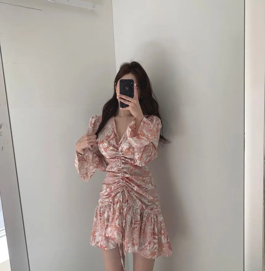 Summer Whimsical Girl Korean Style Chic Blooming Slimming Printed Elegant V-neck Pleated Drawstring Ruffled Dress
Summer Whimsical Girl Korean Style Chic Blooming Slimming Printed Elegant V-neck Pleated Drawstring Ruffled Dress