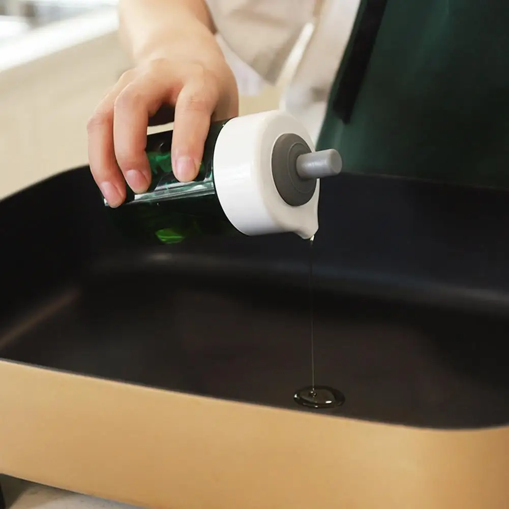 150ml kitchen cooking barbecue resin motor oil bottle with silicone brush, used for kitchen tools and gadgets ZD
150ml kitchen cooking barbecue resin motor oil bottle with silicone brush, used for kitchen tools and gadgets ZD