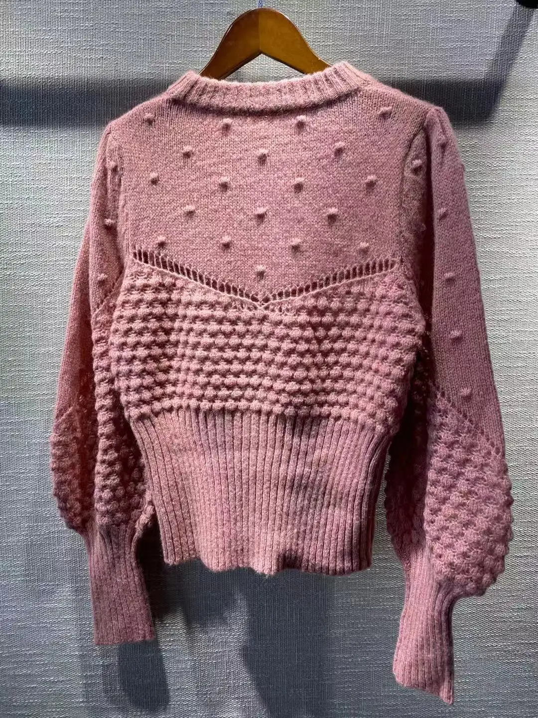 Hollow out Sweater Women's Two Colors O-neck Long Puff Sleeve Early Autumn New Knit Pullovers 
Hollow out Sweater Women's Two Colors O-neck Long Puff Sleeve Early Autumn New Knit Pullovers