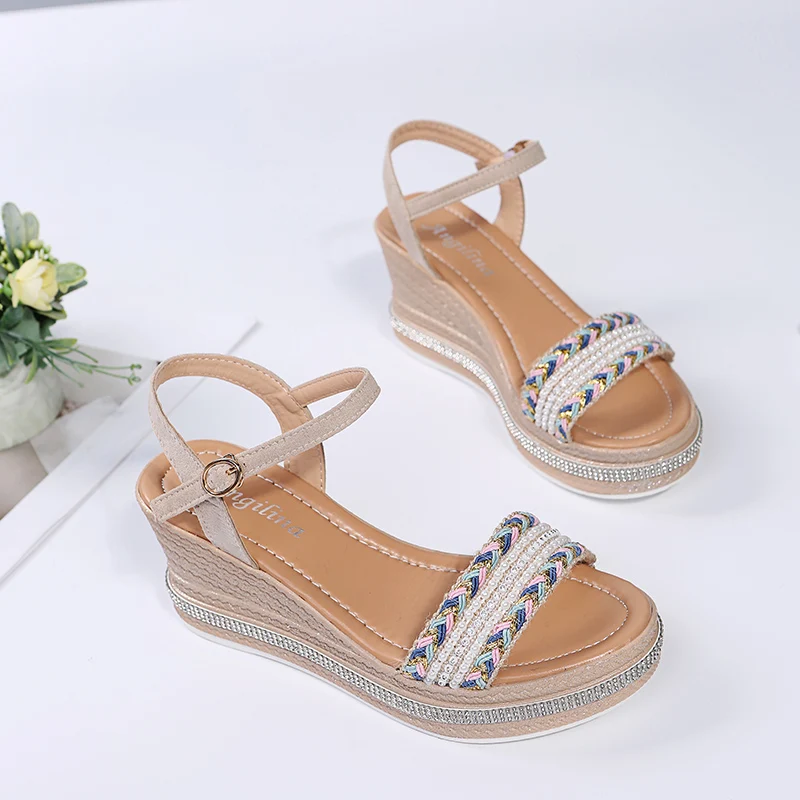 2021 summer new fashion girls solid color slope heel mid-high sandals 1176 
2021 summer new fashion girls solid color slope heel mid-high sandals 1176