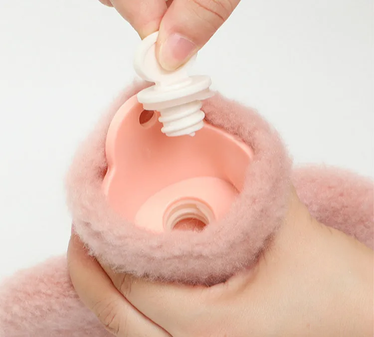 Cute Plush Bear Warm Water Bag PVC Material Water Injection Hot Water Bottle Portable Winter Warmth Recyclable Hand Warmer
Cute Plush Bear Warm Water Bag PVC Material Water Injection Hot Water Bottle Portable Winter Warmth Recyclable Hand Warmer