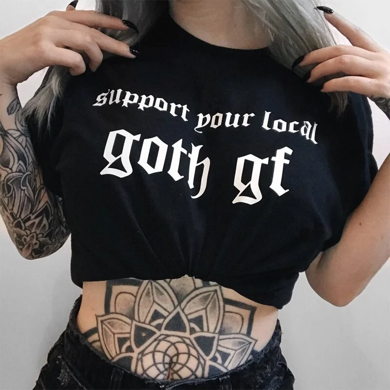 Женская футболка с коротким рукавом Support Your Local Goth GF, черная хлопковая свободная футболка в готическом стиле, лето с буквенным принтом топы
Женская футболка с коротким рукавом Support Your Local Goth GF, черная хлопковая свободная футболка в готическом стиле, лето с буквенным принтом топы