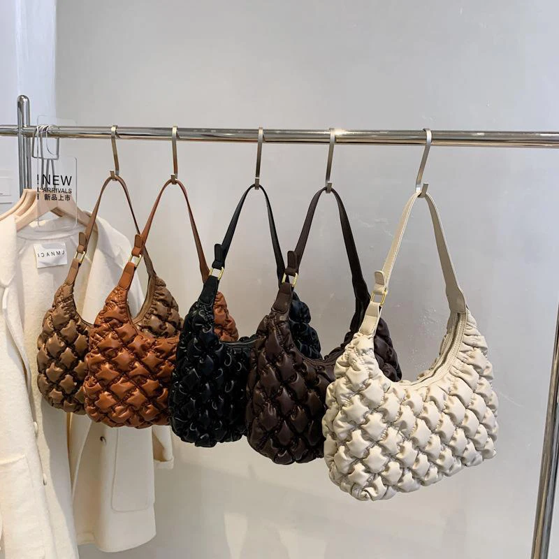Ladies Plicated Handbags Luxury Designer Dumpling Large Capacity Shoulder Bag Clutch Bags Personality Hand Bags For Women
Ladies Plicated Handbags Luxury Designer Dumpling Large Capacity Shoulder Bag Clutch Bags Personality Hand Bags For Women