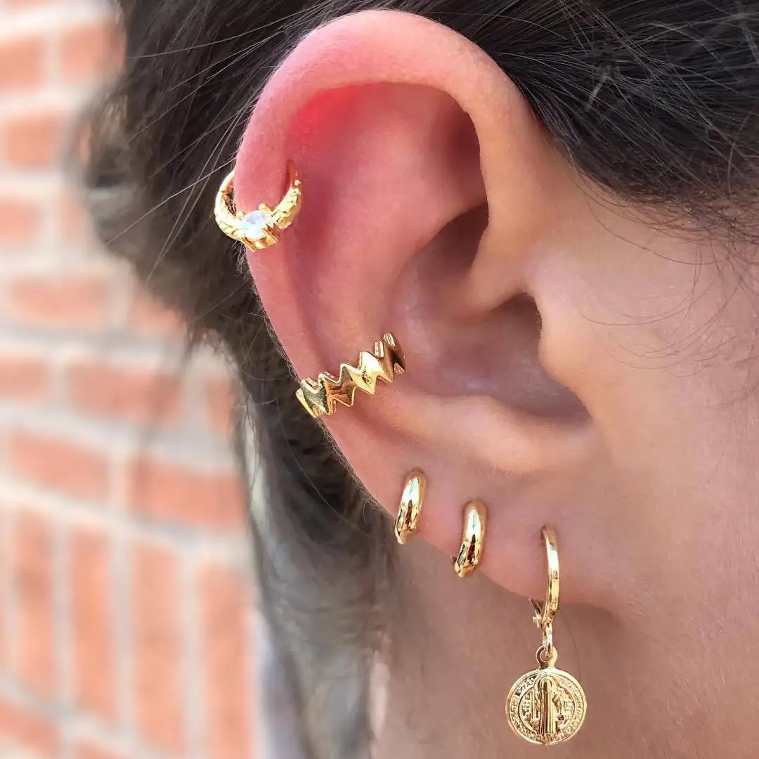 New Tiny Charm Hoop Earrings Set Gold Cartilage Crystal Small Huggie Hoop Earrings for Women Girl Fashion Jewelry
New Tiny Charm Hoop Earrings Set Gold Cartilage Crystal Small Huggie Hoop Earrings for Women Girl Fashion Jewelry