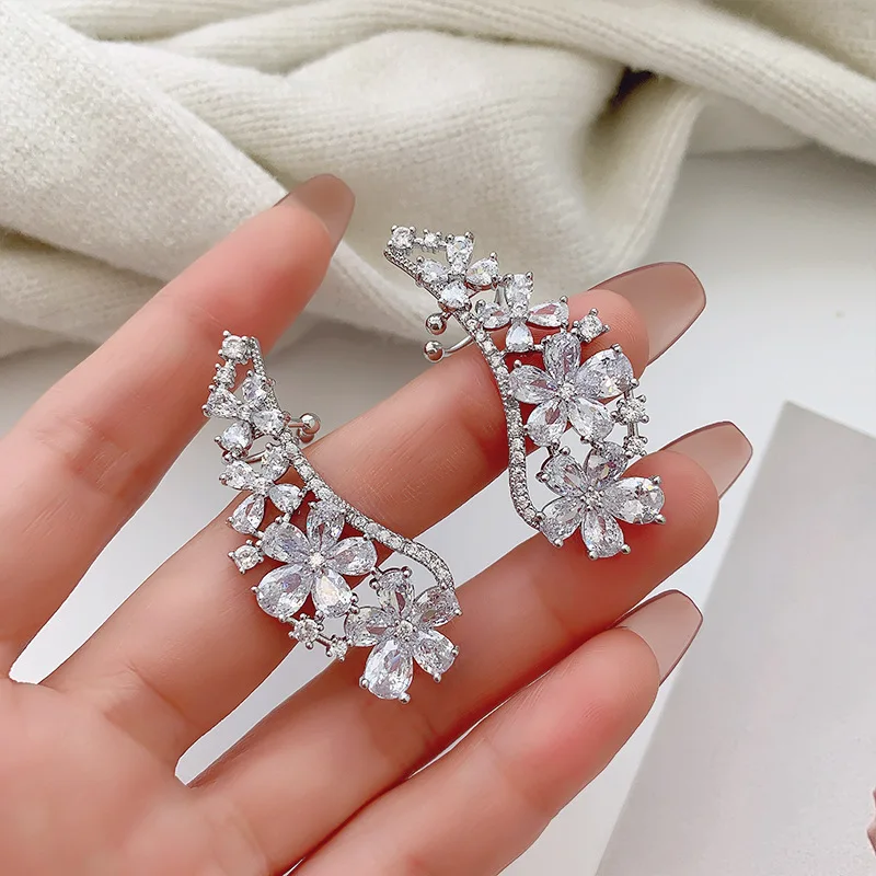 Korean Version Of The Ins Style Design Sense Micro-Inlaid Zircon Temperament Angel Wings Exquisite Ear Bone Clip Integrated Ear
Korean Version Of The Ins Style Design Sense Micro-Inlaid Zircon Temperament Angel Wings Exquisite Ear Bone Clip Integrated Ear