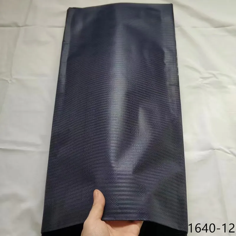 Bazin riche new atiku fabric for men hot sale bazin riche fabric african lace fabric basin high quality sewing materials 1640 
Bazin riche new atiku fabric for men hot sale bazin riche fabric african lace fabric basin high quality sewing materials 1640