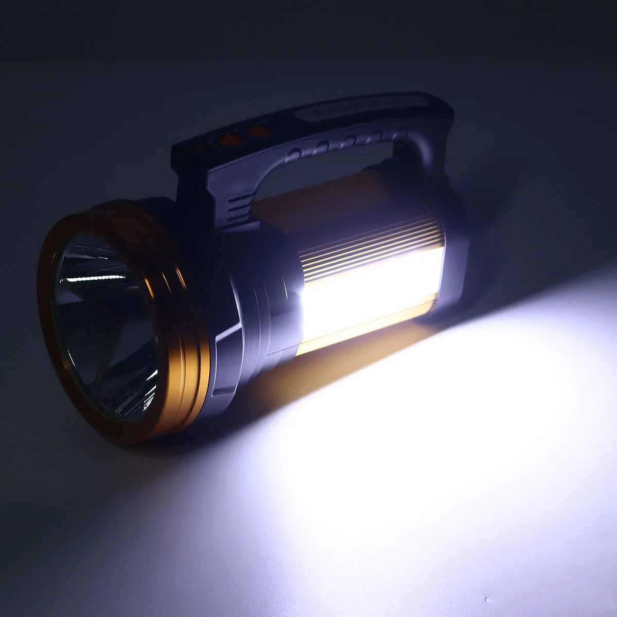 3000LM Super bright Powerful LED flashlight Searching torches night light lamp hand Camping lantern rechargeable battery
3000LM Super bright Powerful LED flashlight Searching torches night light lamp hand Camping lantern rechargeable battery