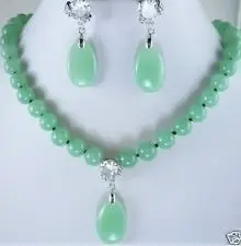 Beautiful jades Necklace Earrings set 
Beautiful jades Necklace Earrings set