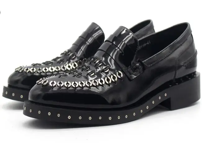 New casual shoes for men fashion loafers slip on handmade classics leather black Stainless copper men shoes
New casual shoes for men fashion loafers slip on handmade classics leather black Stainless copper men shoes