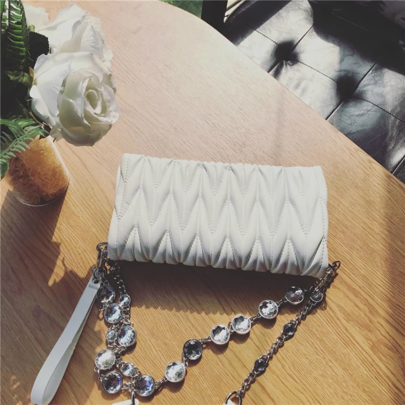 Luxury Fashion Chain Messenger Bag Sweet Girl Convenient Purse Female one Shoulder Crossbody Bags HandBag Designer Brand CC GG
Luxury Fashion Chain Messenger Bag Sweet Girl Convenient Purse Female one Shoulder Crossbody Bags HandBag Designer Brand CC GG