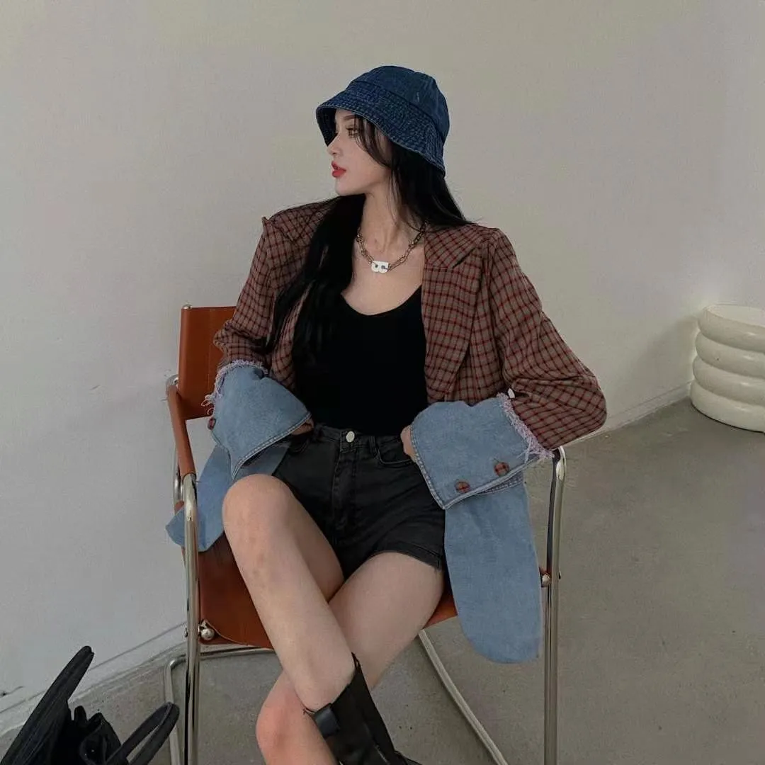 Women's plus size denim jacket spliced blazer jean jackets casual tops long Sleeve loose female jeans coat girls outerwear
Women's plus size denim jacket spliced blazer jean jackets casual tops long Sleeve loose female jeans coat girls outerwear