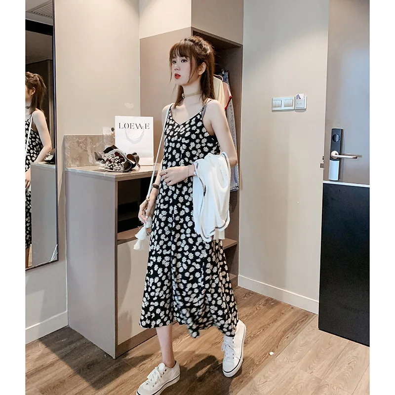 summer women's dress 2021 little daisy floral chiffon dress fairy thin skirt super fairy French sling girl skirt
summer women's dress 2021 little daisy floral chiffon dress fairy thin skirt super fairy French sling girl skirt