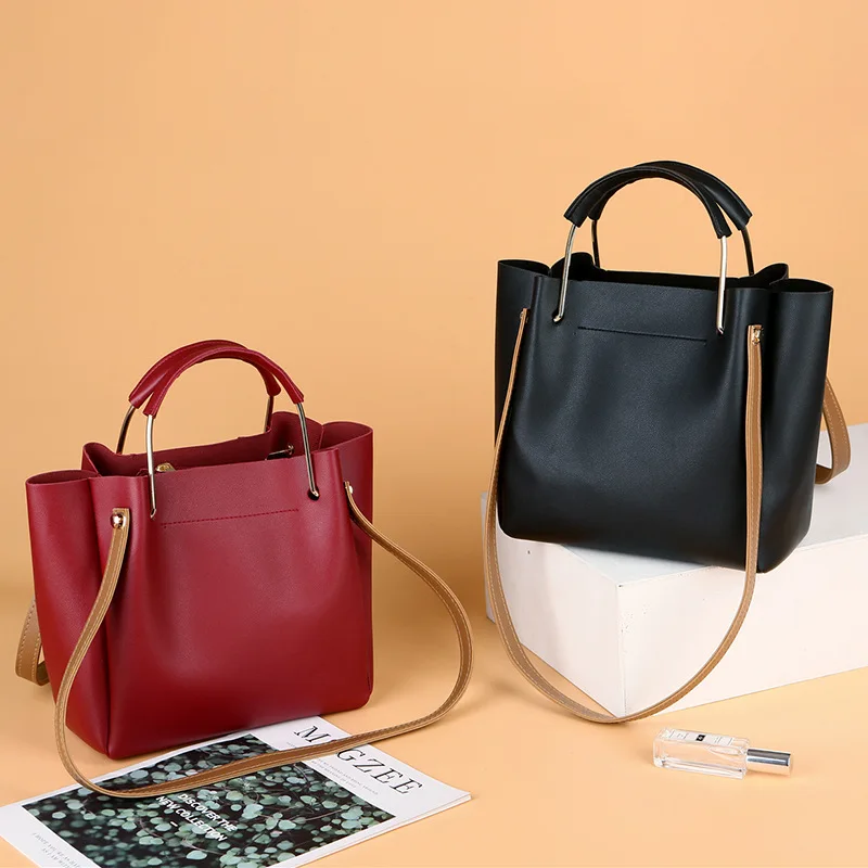 Korean Style Summer Shoulder Bags Large Capacity Metal Handle Handbags Solid Color PU Leather Tote Lady Casual Crossbody Bag
Korean Style Summer Shoulder Bags Large Capacity Metal Handle Handbags Solid Color PU Leather Tote Lady Casual Crossbody Bag
