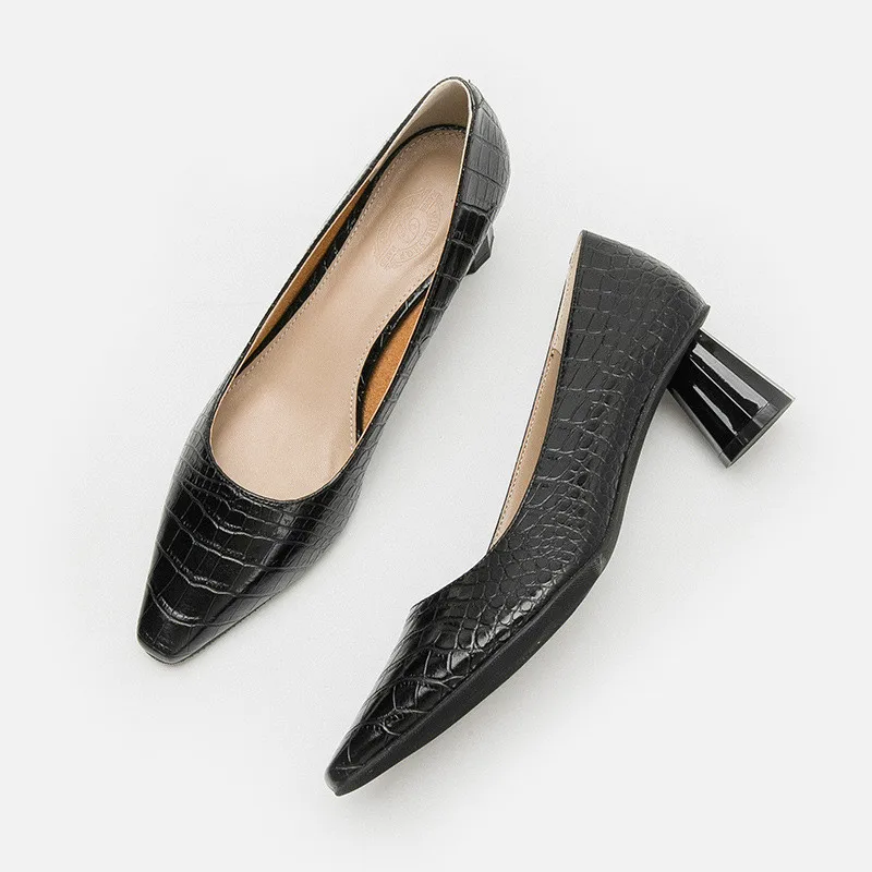 2021 New Women Pumps Black High Heels Lady Shoes Patent leather Thick with Autumn Pointed Toe Single Shoes Female Pumps Size 40
2021 New Women Pumps Black High Heels Lady Shoes Patent leather Thick with Autumn Pointed Toe Single Shoes Female Pumps Size 40