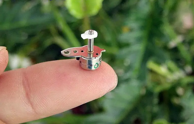 Двухфазный четырехпроводной микро-шаговый двигатель 7*6 мм со слайдером, точный длинный винт 7 мм, цифровые продукты/игрушки/искусство
Двухфазный четырехпроводной микро-шаговый двигатель 7*6 мм со слайдером, точный длинный винт 7 мм, цифровые продукты/игрушки/искусство