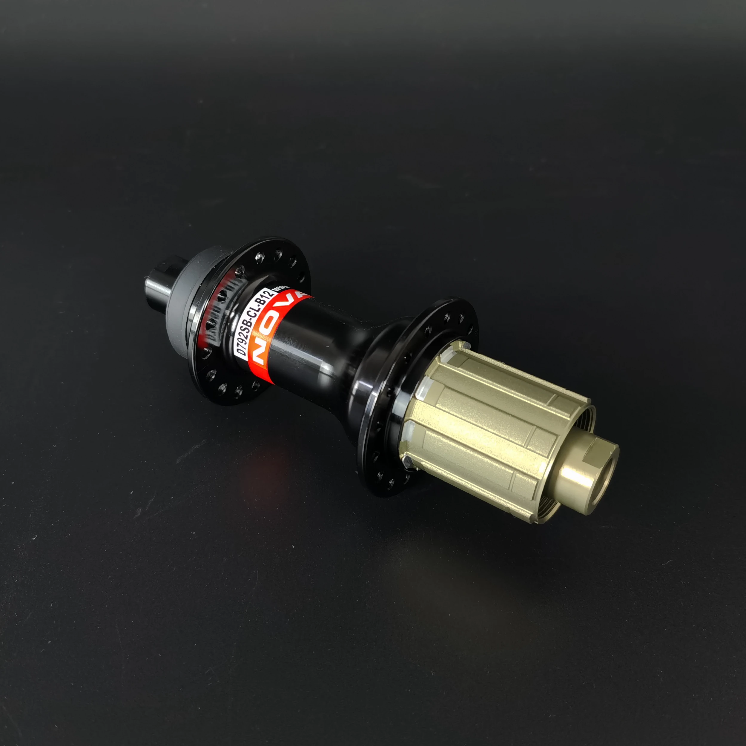 Novatec D792SB-CL-B12 Boost центральный блокировочный диск hub 271g 28/32 отверстие сквозной оси 12x148 мм совместимый с shimano 9/10/11s или XD 11/12s
Novatec D792SB-CL-B12 Boost центральный блокировочный диск hub 271g 28/32 отверстие сквозной оси 12x148 мм совместимый с shimano 9/10/11s или XD 11/12s