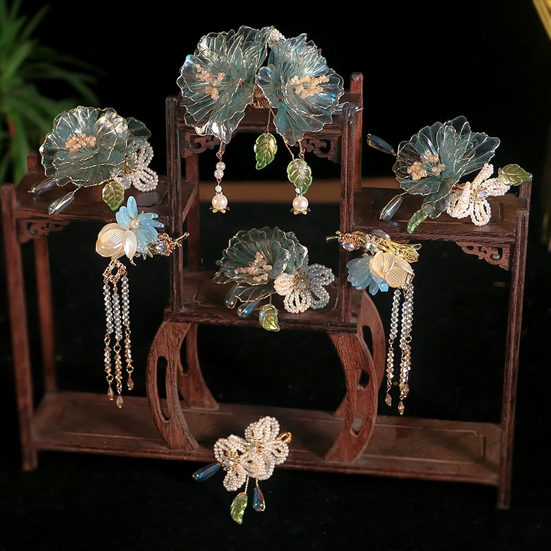 Bride headdress blue flower making liquid set Chinese tassel step shake costume ancient wedding hair accessories
Bride headdress blue flower making liquid set Chinese tassel step shake costume ancient wedding hair accessories