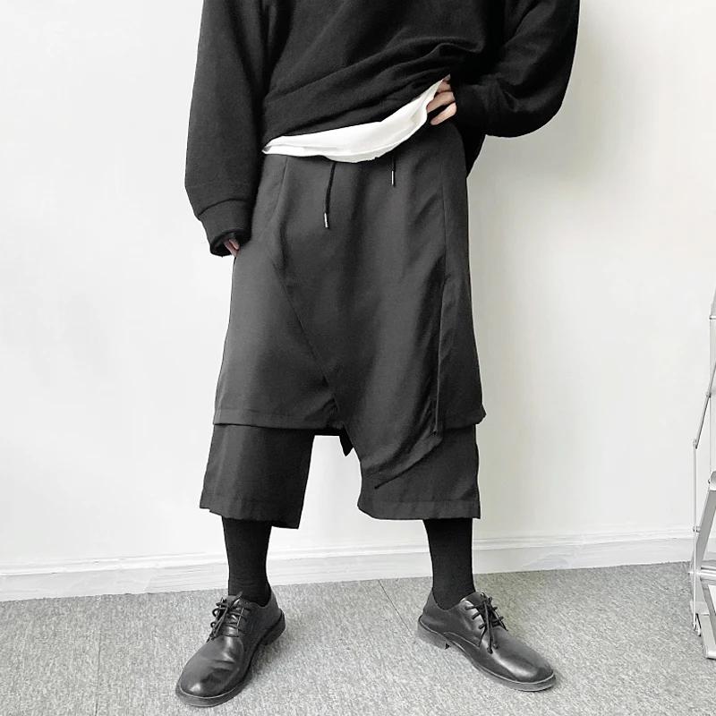 S-XL!Summer asymmetrical irregular stitching design low crotch harem pants trendy men's Japanese fake two-piece cropped pants.
S-XL!Summer asymmetrical irregular stitching design low crotch harem pants trendy men's Japanese fake two-piece cropped pants.