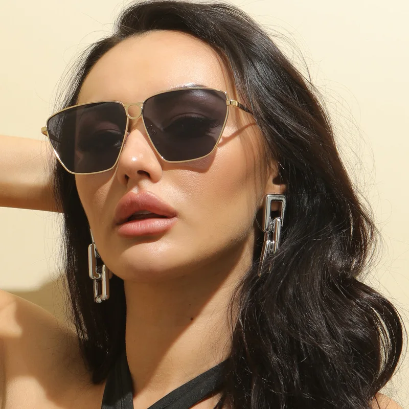 Солнцезащитные очки Квадратные для мужчин и женщин, модные солнцезащитные очки для вождения в винтажном стиле ретро, 2021, 21020
Солнцезащитные очки Квадратные для мужчин и женщин, модные солнцезащитные очки для вождения в винтажном стиле ретро, 2021, 21020