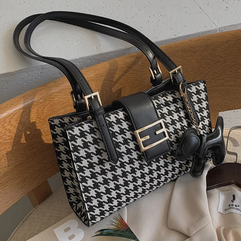Women's new fashion houndstooth design tote bag ladies Korean style simple autumn winter shoulder bag puppy pendant hand bags
Women's new fashion houndstooth design tote bag ladies Korean style simple autumn winter shoulder bag puppy pendant hand bags