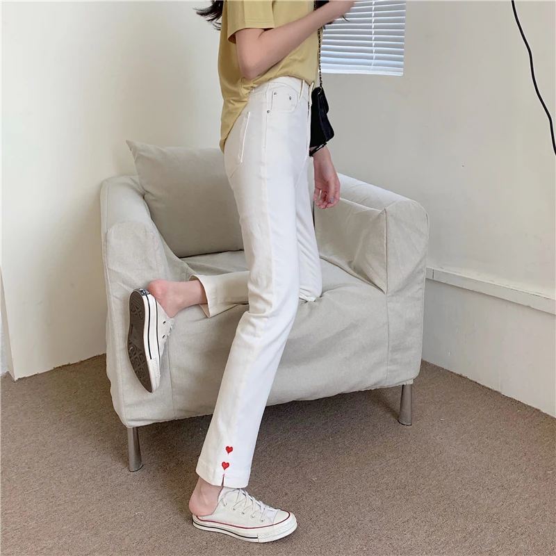 YTX710 Korean version of 2021 new high waist slimming love embroidery nine-split small feet jeans women
YTX710 Korean version of 2021 new high waist slimming love embroidery nine-split small feet jeans women