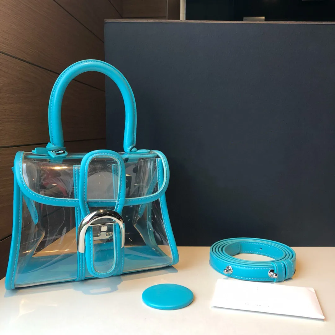 The Latest Perspective Of 2021 Women's Handbag Flip Design Large Storage Space Unique Style Fashion Young Girl's Favorite
The Latest Perspective Of 2021 Women's Handbag Flip Design Large Storage Space Unique Style Fashion Young Girl's Favorite
