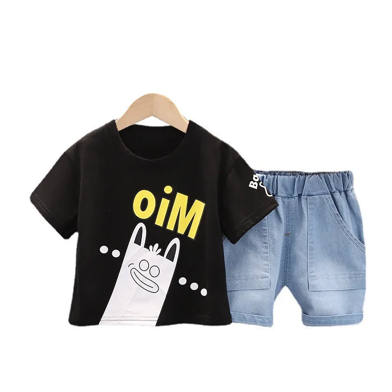 Повседневная футболка для маленьких мальчиков и девочек 2 шт./комплект, летняя детская модная одежда, костюм с принтом для малышей, новые детские спортивные костюмы с мультяшным рисунком
Повседневная футболка для маленьких мальчиков и девочек 2 шт./комплект, летняя детская модная одежда, костюм с принтом для малышей, новые детские спортивные костюмы с мультяшным рисунком