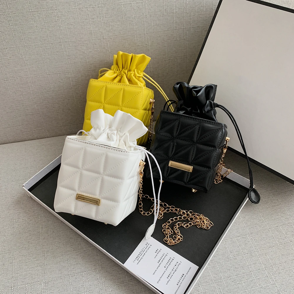 Fashion Women Solid Color Messenger Bags Geometric Embossed PU Leather Shoulder Bags Small Drawstring Crossbody Bags
Fashion Women Solid Color Messenger Bags Geometric Embossed PU Leather Shoulder Bags Small Drawstring Crossbody Bags