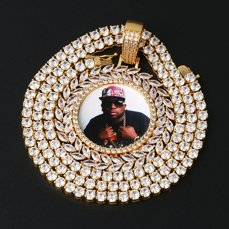 New Grain Custom Photo Round Medallion Solid Back Pendant Necklace With Tennis Chain Cubic Zircon Men's Hip hop Jewelry Dropship 
New Grain Custom Photo Round Medallion Solid Back Pendant Necklace With Tennis Chain Cubic Zircon Men's Hip hop Jewelry Dropship