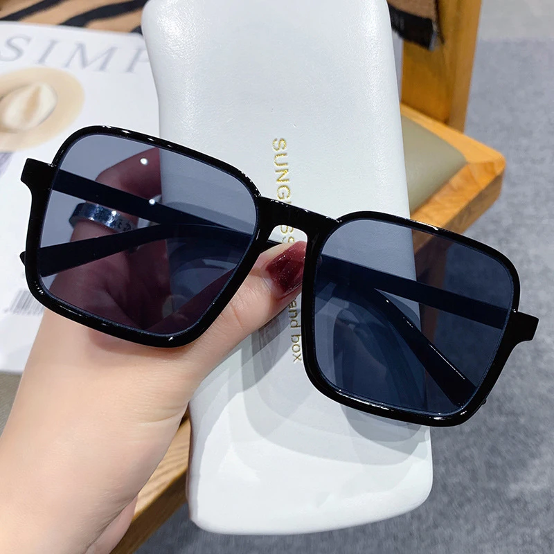 Classic Vintage Square Sunglasses Women Oversized Sunglasses Women Men Retro Black Luxury Big Frame Sun Glasses Goggles Oculos
Classic Vintage Square Sunglasses Women Oversized Sunglasses Women Men Retro Black Luxury Big Frame Sun Glasses Goggles Oculos