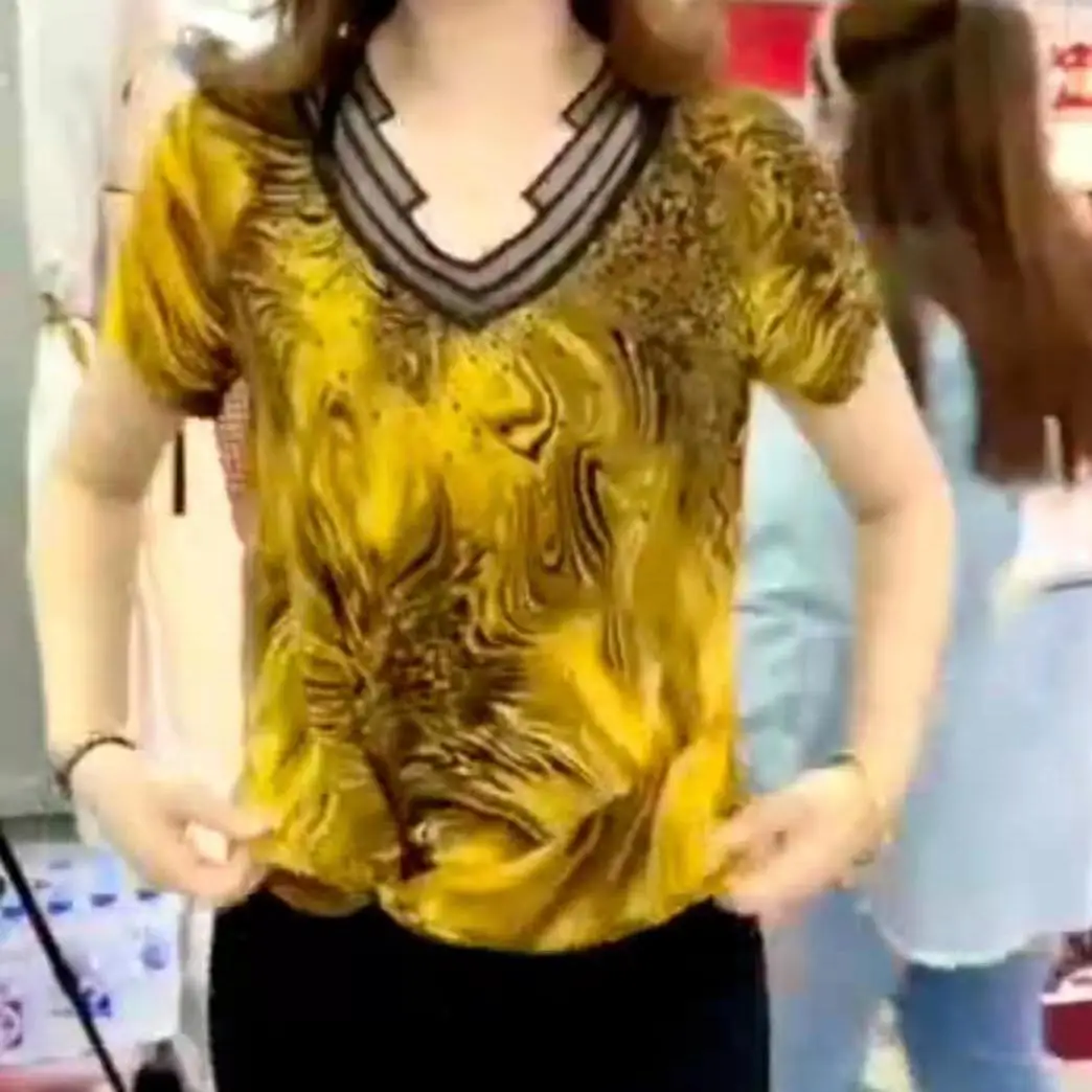 Top 2021 New Summer V-neck Show Thin Age Reducing Flower Chiffon Shirt Short Sleeve Foreign Style T-shirt
Top 2021 New Summer V-neck Show Thin Age Reducing Flower Chiffon Shirt Short Sleeve Foreign Style T-shirt