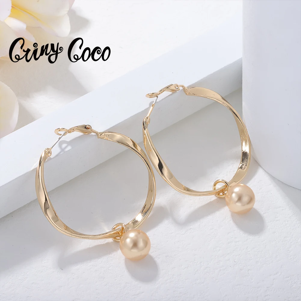 Cring Coco 2021 Hawaiian Women's Hoop Earring Fashion Designer Pearl Pendant Colorful Earrings Jewlery Wholesale for Women Party
Cring Coco 2021 Hawaiian Women's Hoop Earring Fashion Designer Pearl Pendant Colorful Earrings Jewlery Wholesale for Women Party